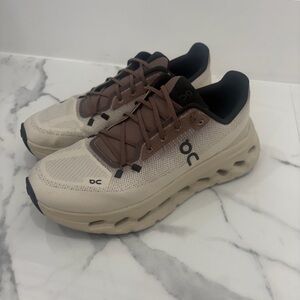 ON Cloud Cream and Brown Sneakers UNISEX 🤎